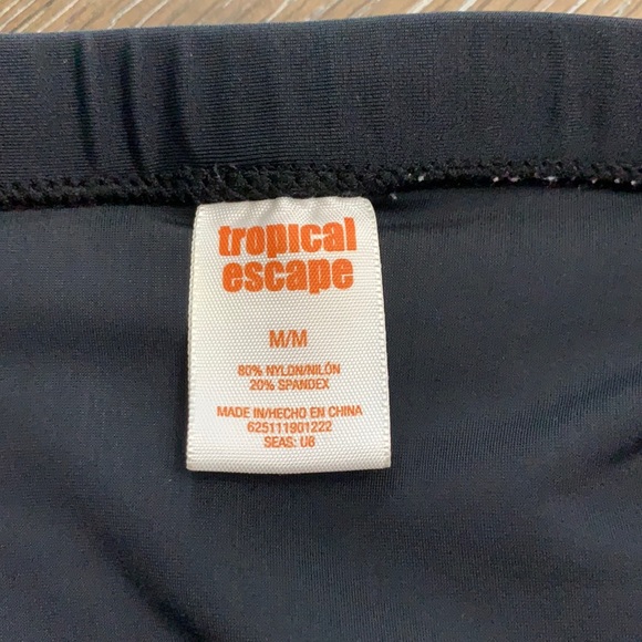 Tropical Escape black Bikini skirt - Picture 8 of 10